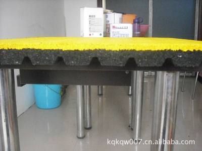 【特賣廣場專用T型溝槽防滑耐磨磚】價格,廠家,圖片,塑料、塑膠、橡膠地板,魏縣鳴仁橡膠制品mdash;&mdash;銷售一部-